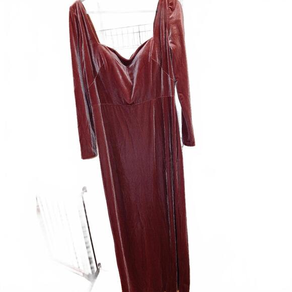 Elegant Velvet Long Sleeve Dress - Picture 3 of 5